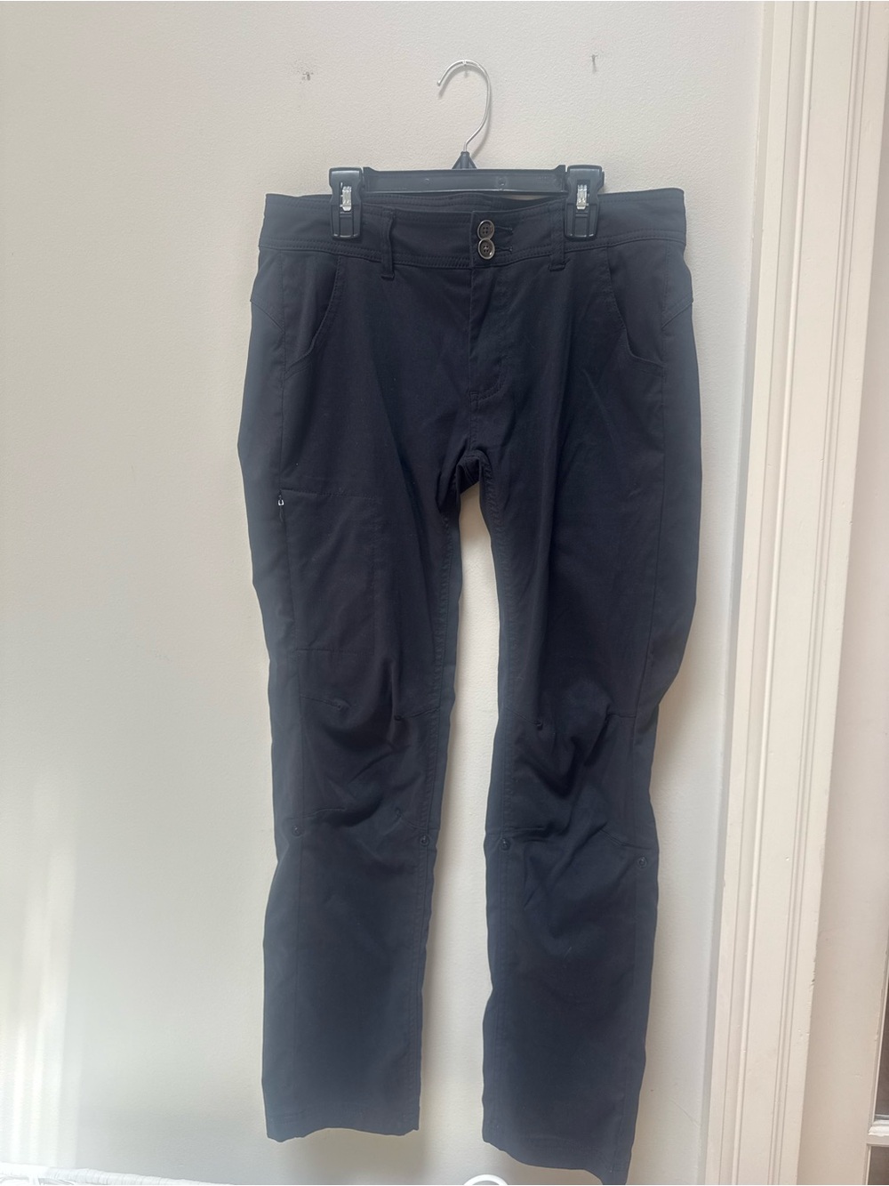 prAna Women’s Black Cargo Pants Solid Flat Front Button Closure Pockets Sz 8